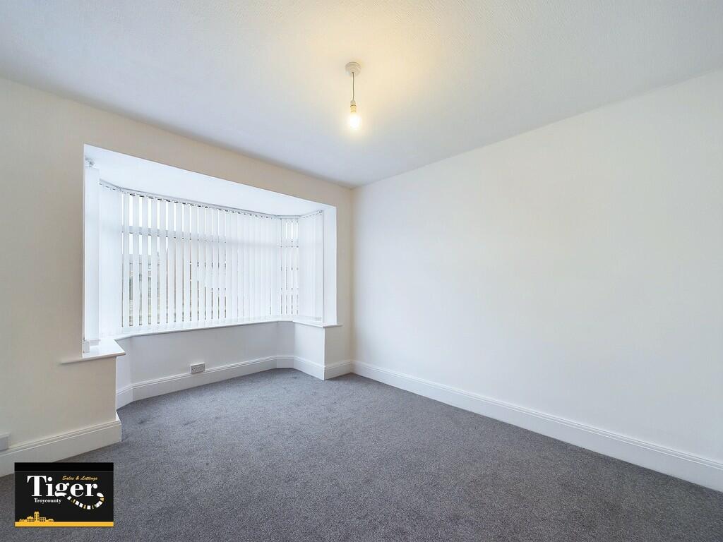 CAM02176G0-PR0432...