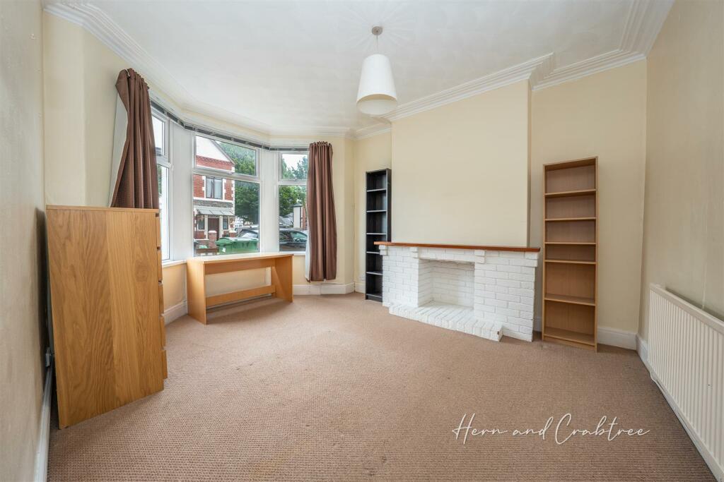 Summerfield Avenue, Cardiff, HernCrabtree (3).jpg