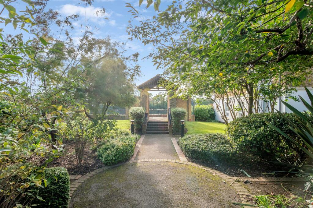 Gwynne Close, W4 - FOR SALE