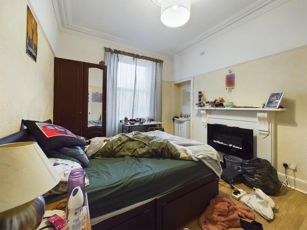 CAM03974G0-PR0061...