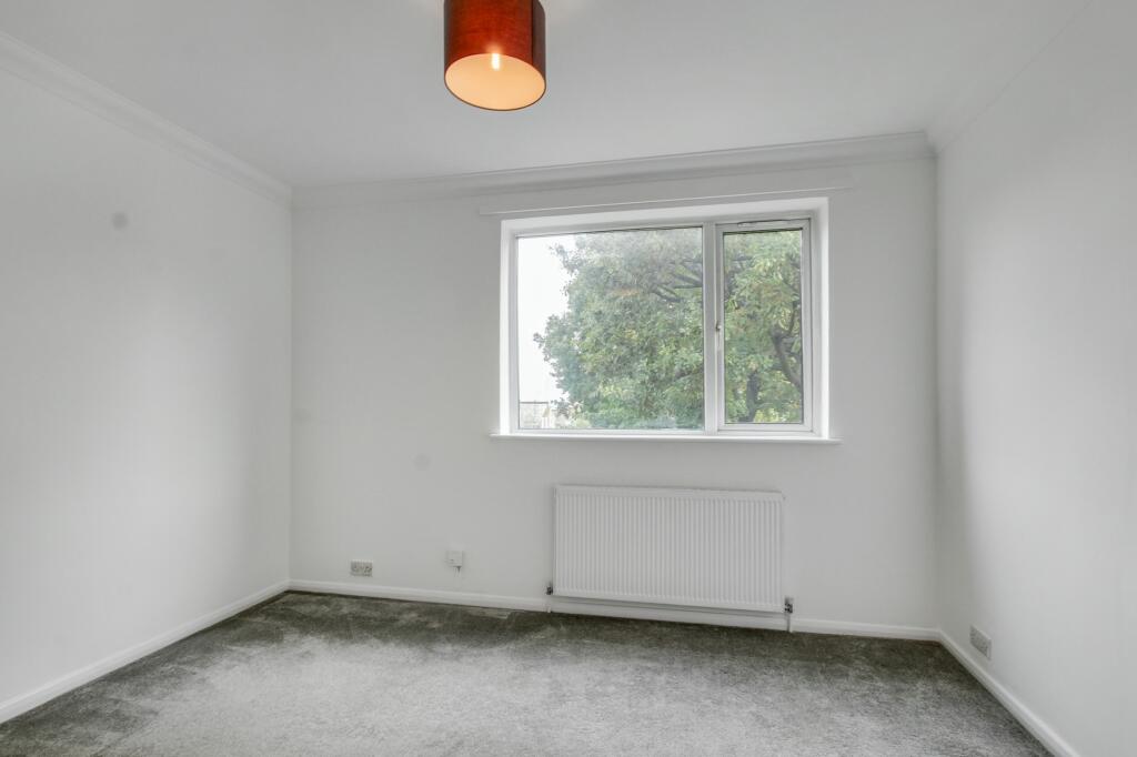 5.BEDROOM.jpg