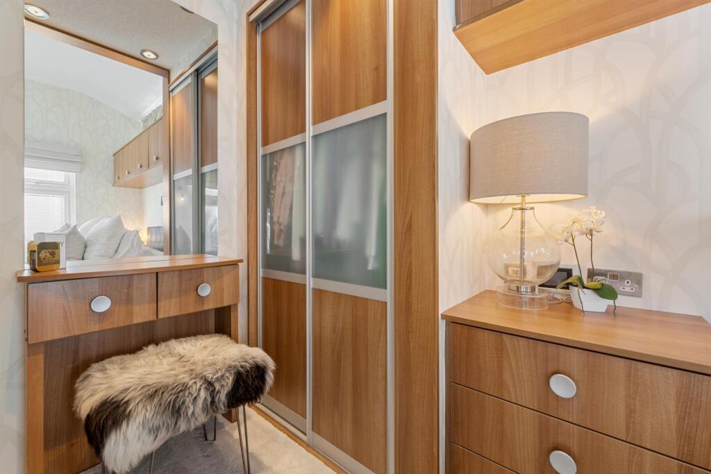 DRESSING AREA