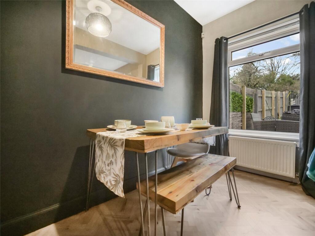 Kingsbridge Drive, Rutherglen, Lanarkshire, G73