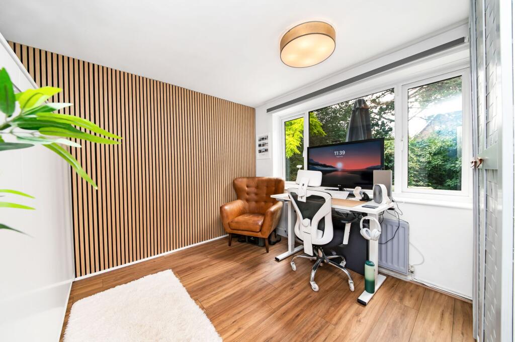 HOME OFFICE / GROUND FLOOR BEDROOM