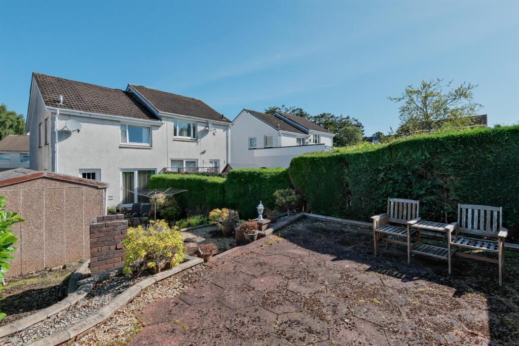 004-11 Whiteshaw Avenue, Carluke, ML8 5DF.jpg