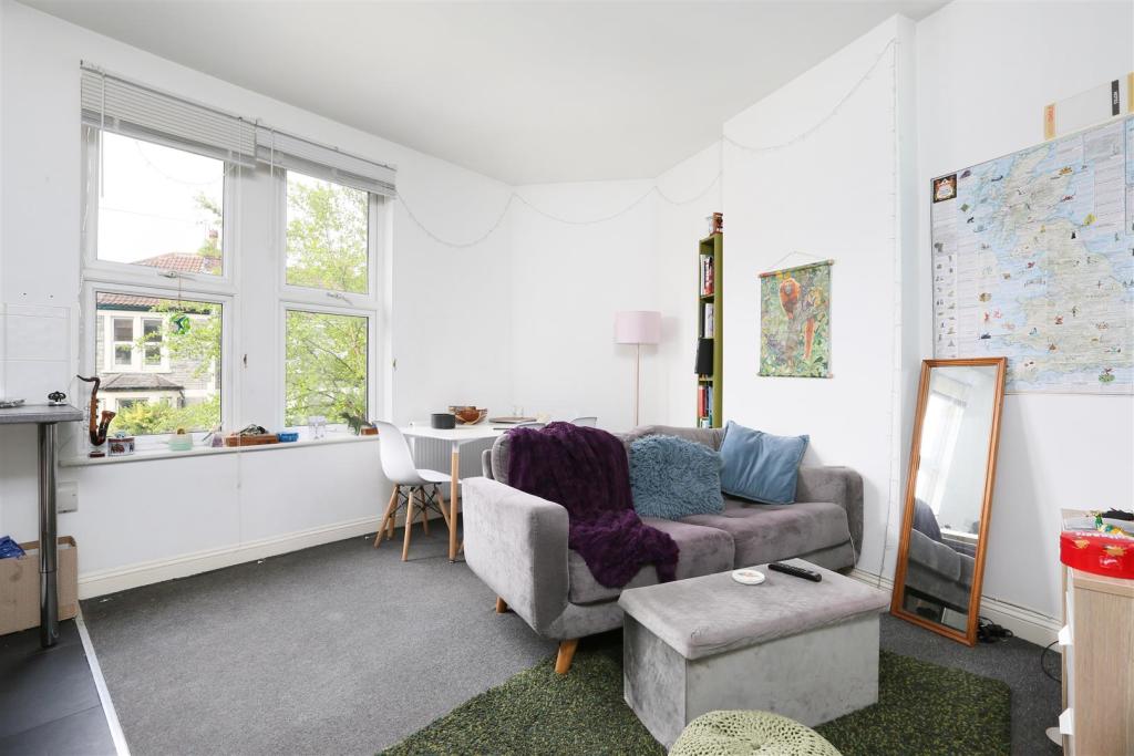 Flat 3, 96 Ashley Down Road 1.JPG