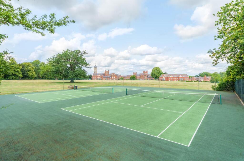 Davidson Frost-Wellings, DFW, Royal Connaught, Bus