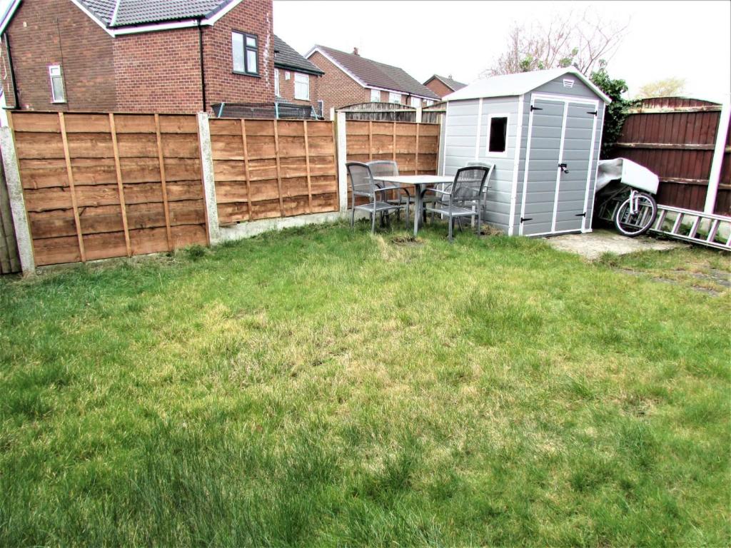 NorfolkCres47gdn2.JPG