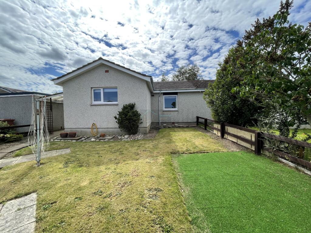 Rear garden b.JPG