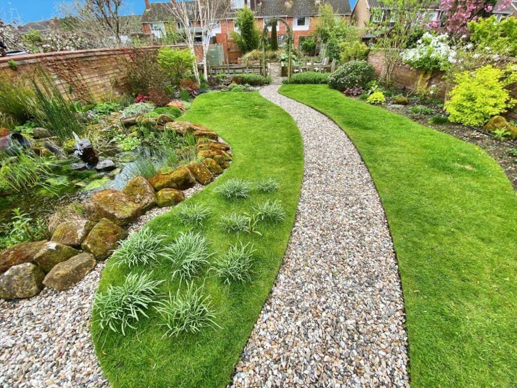 59df5ee2-Garden 20and 20Pond.jpg