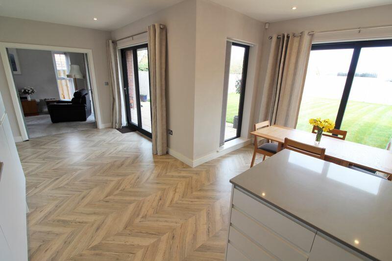 Kitchen Thru to Lounge