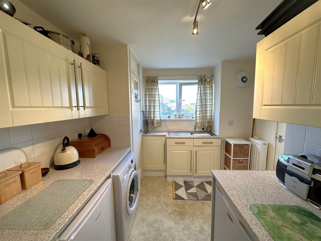 Well-Appointed Kitchen 631