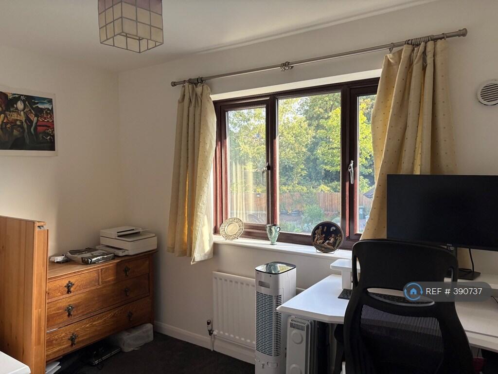 Bedroom Or Office