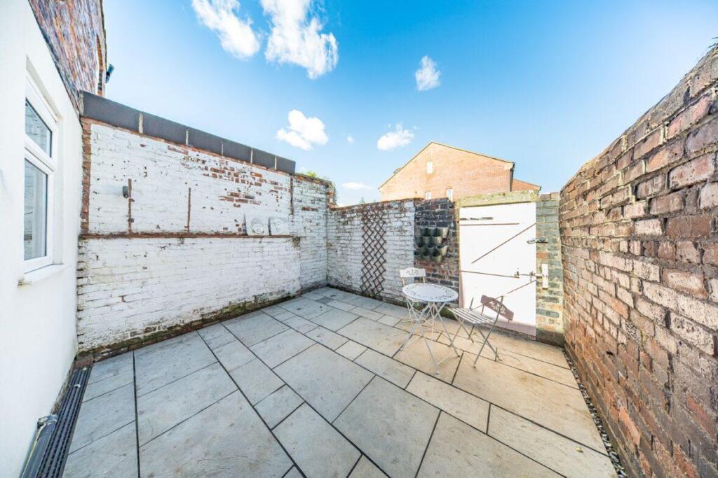 31 Ellaby Road rear yard.jpg