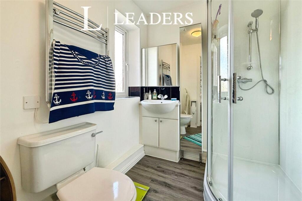 Shower En-Suite