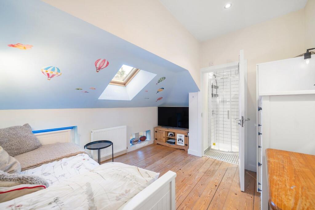 Bedroom 2.jpg