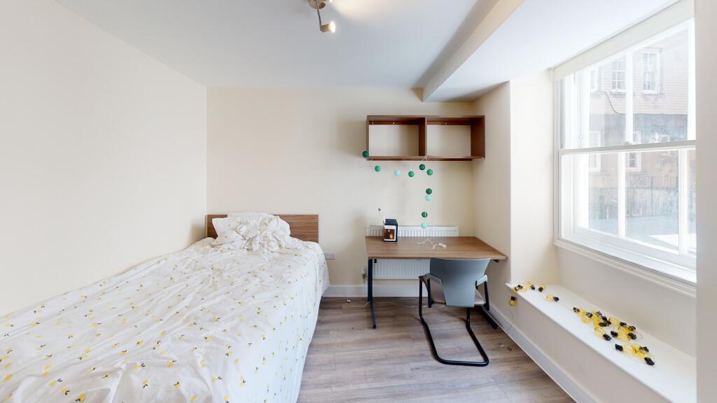 F2-15-Small-Street-B