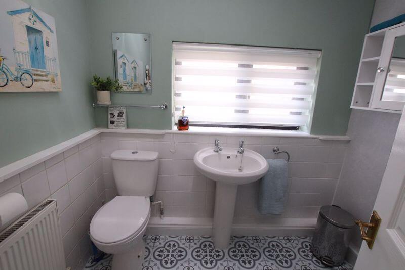 Shower room photo 2