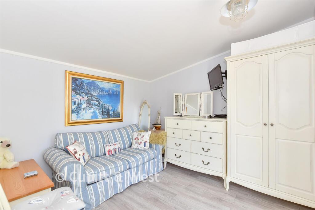 Room 1 (Seller Uses As Lounge)