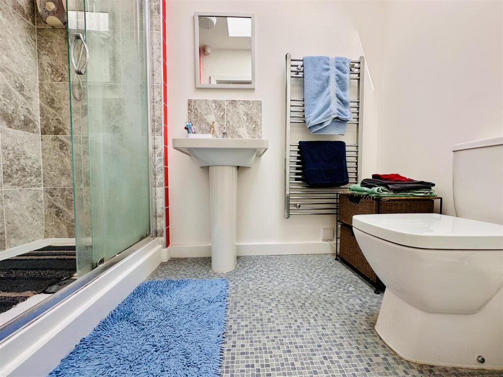 En Suite Shower Room