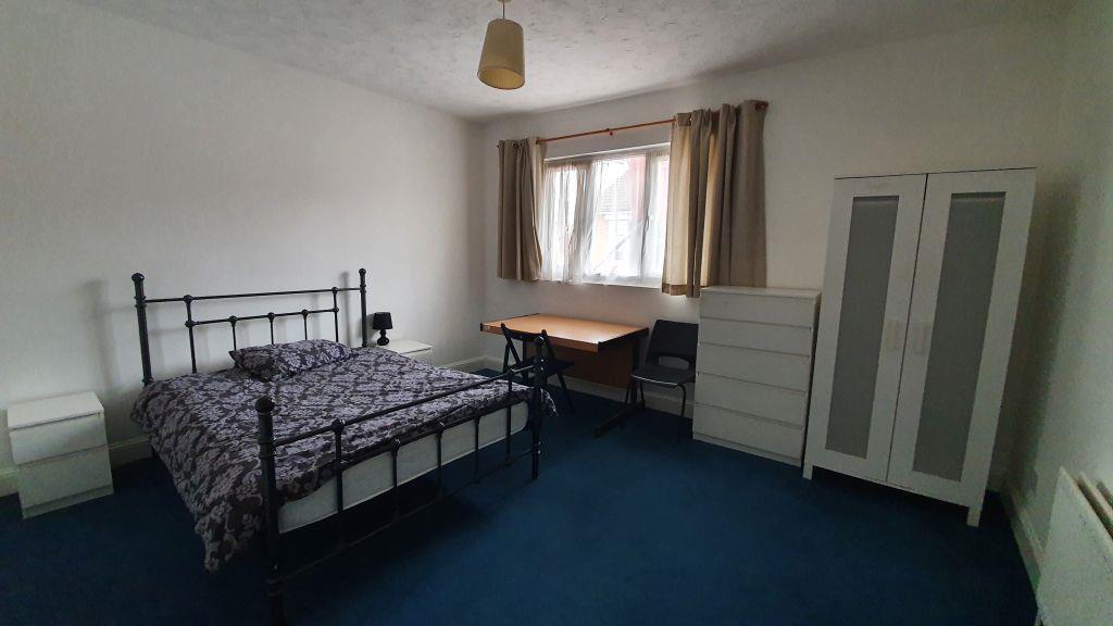 Bedroom picture 1.jpg