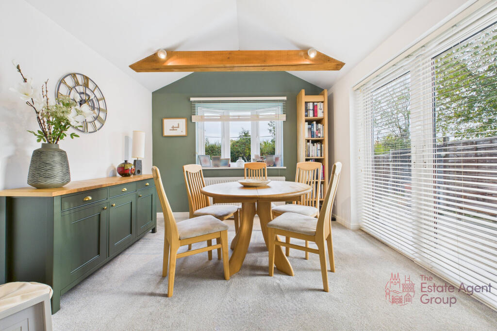 CAM02494G0-PR0062-STILL036