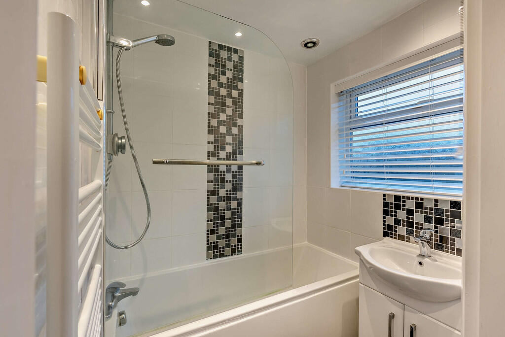 8635752-interior2...