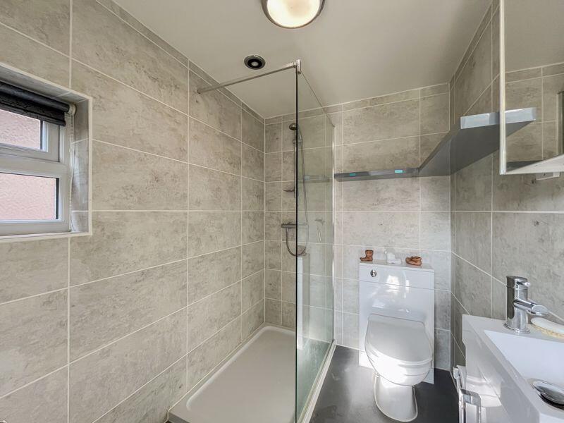 SHOWER ROOM