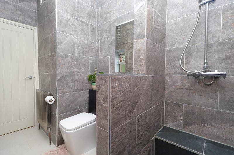 Master Bedroom En-Suite