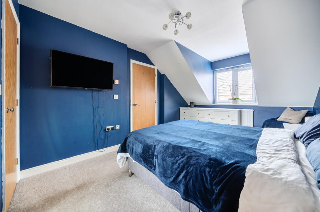 1346639-11-68b01b...