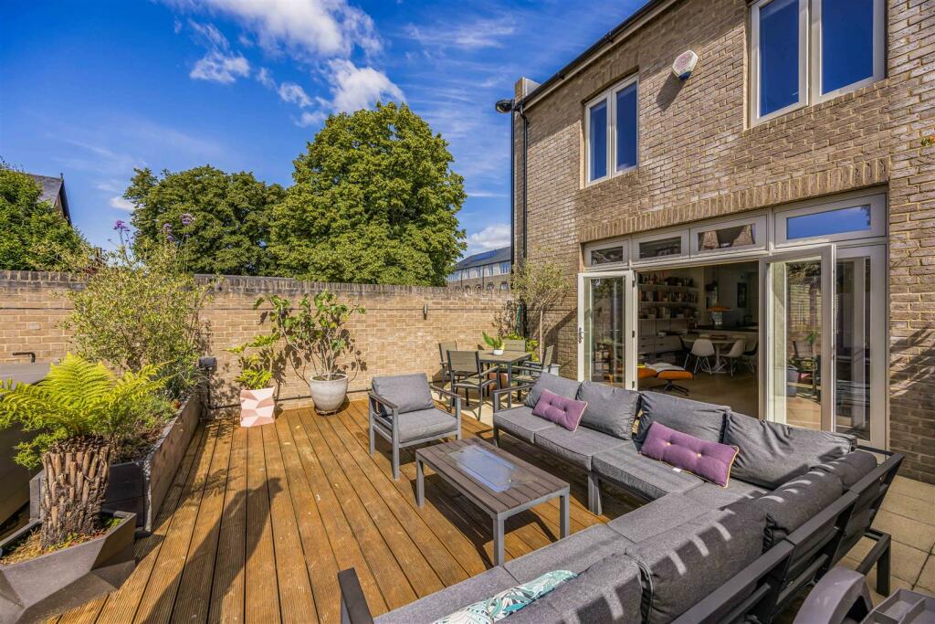 2 Charlotte Avenue, Chichester-Small-PorticoMarket