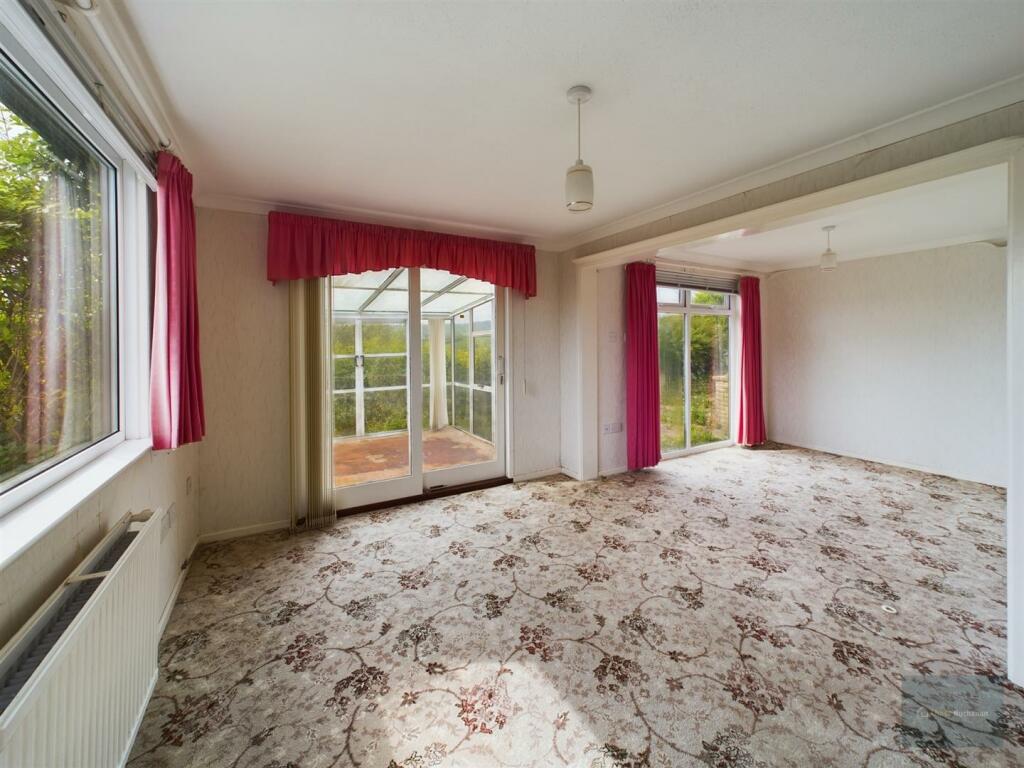 CAM02563G0-PR0046-ST