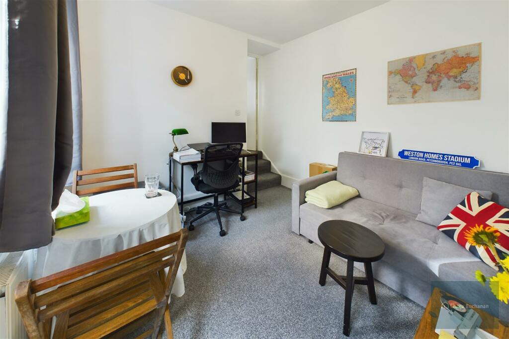 CAM02549G0-PR0220-ST