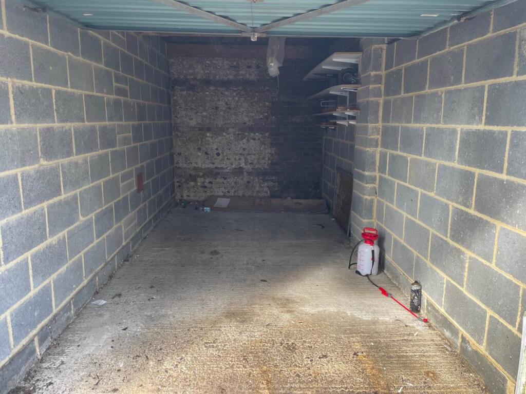 Garage_interior_Marc