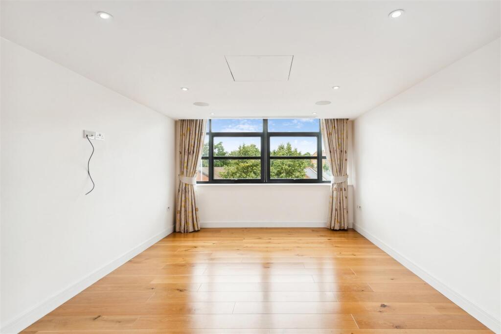 Linen House, W4 - FOR SALE