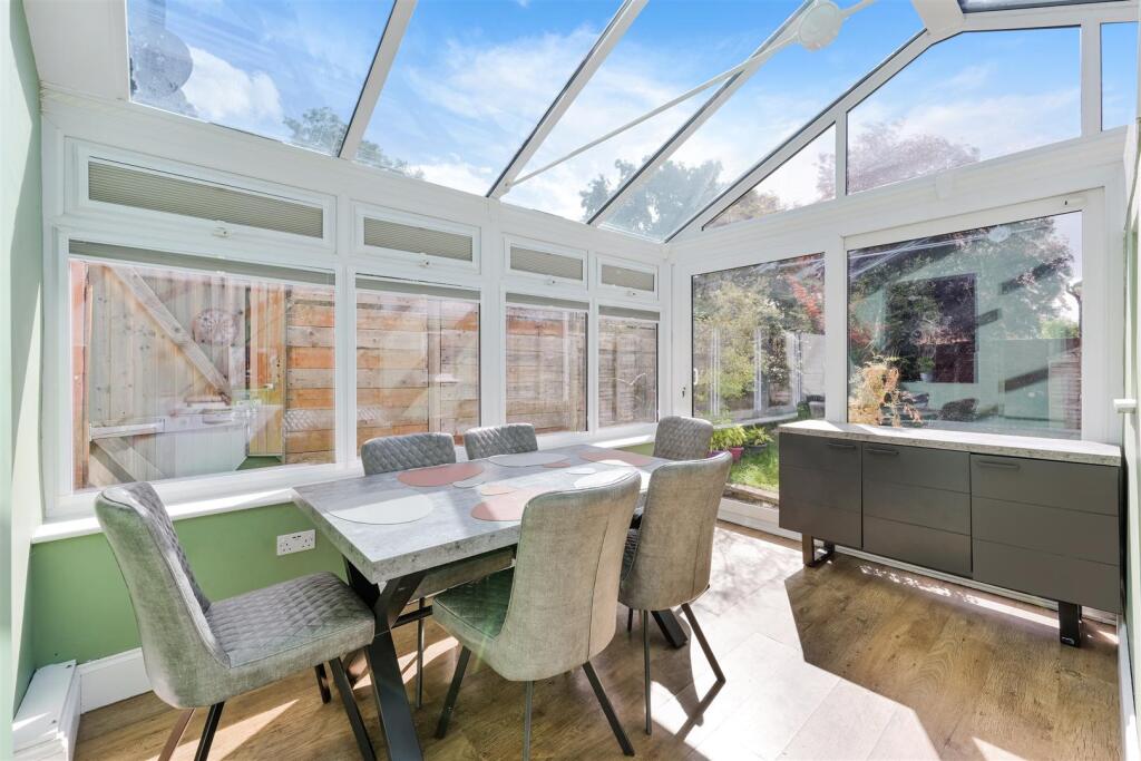 DUNDREY CRESCENT, 18 (10).jpg