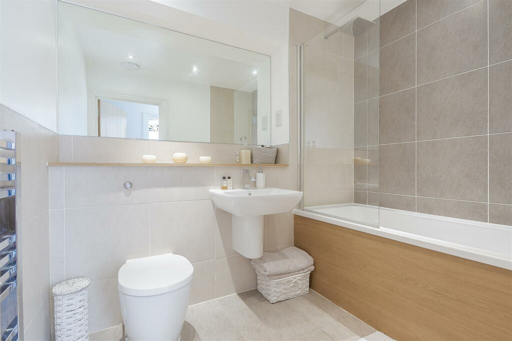 flat-birchwood-house-magnolia-drive-banstead-106.j