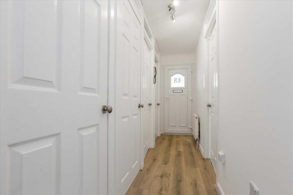 Entrance Hallway (2)