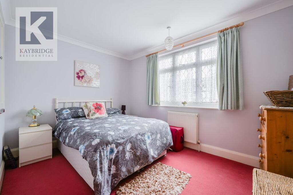 Elmcroft Drive, Chessington - KT9 1DY