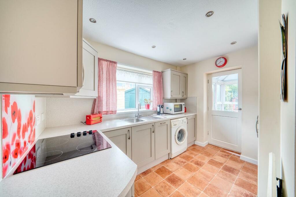 4 - kitchen#.jpeg