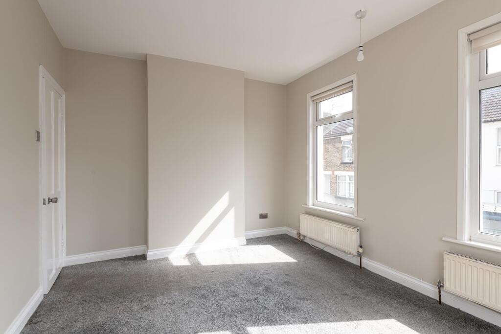 3 Bedroom Terraced for Sale