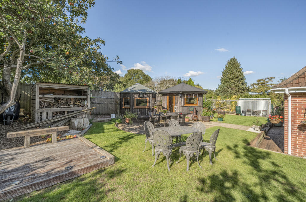 1358992-19-68d56a...