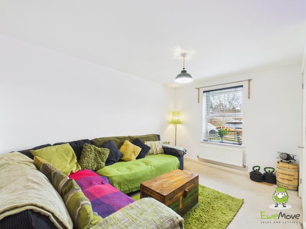 EweMove Estate Agents Basingstoke - Chilworth Way 