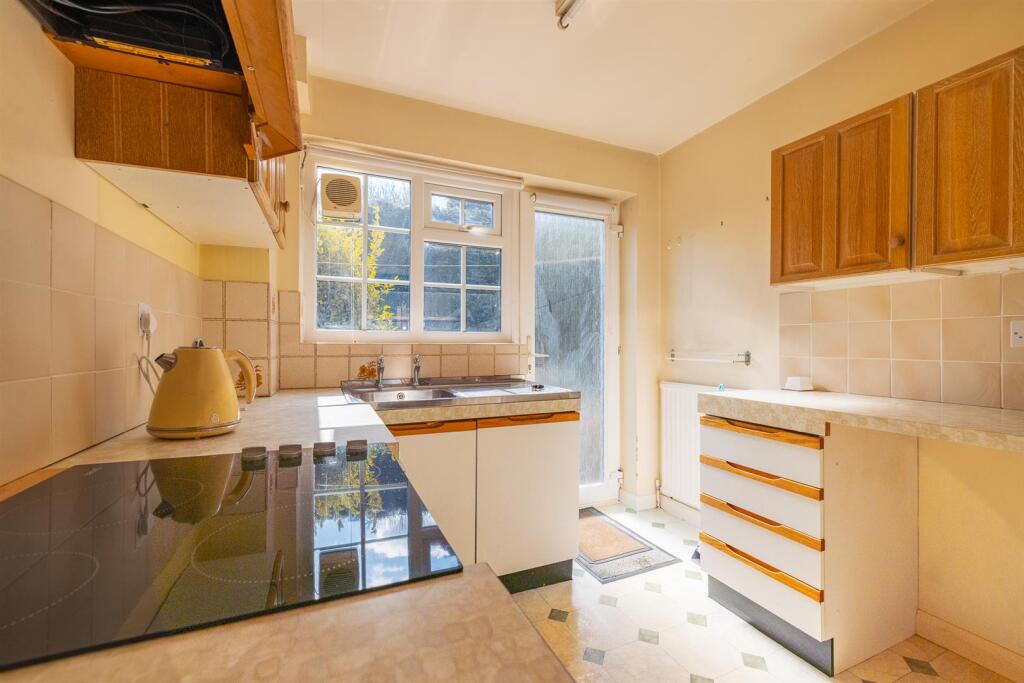 15 Old Farm Close-5.jpg