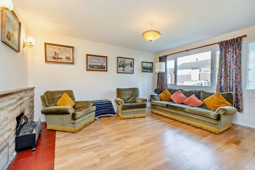 8640619-interior1...