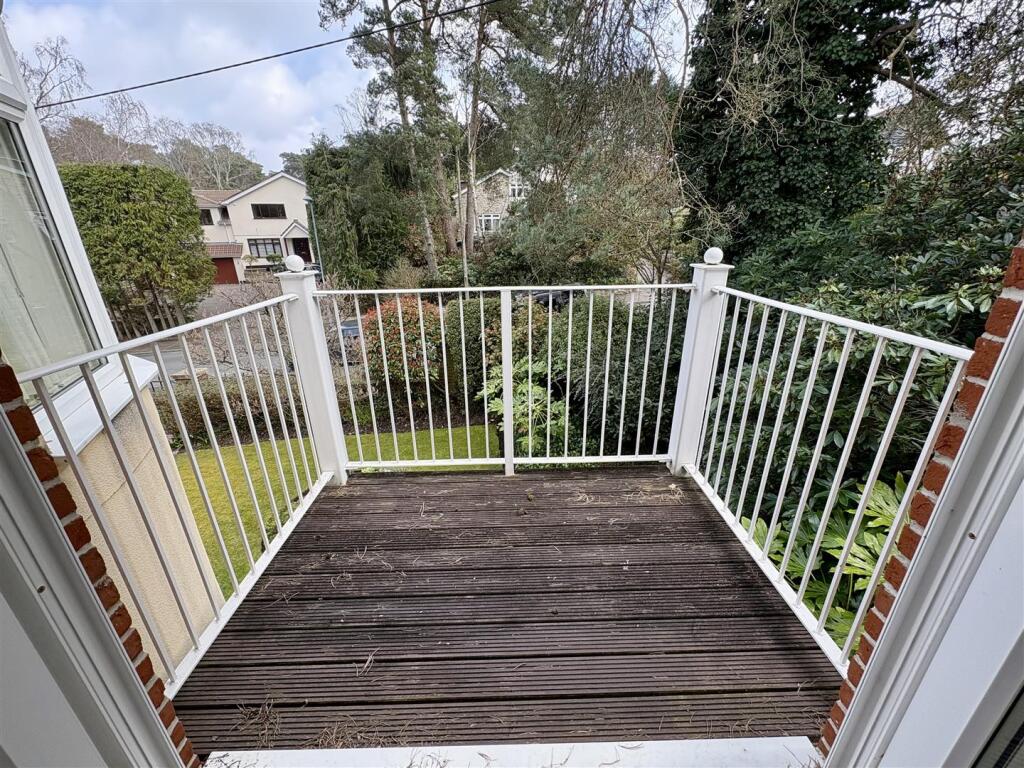 11. BALCONY.jpg