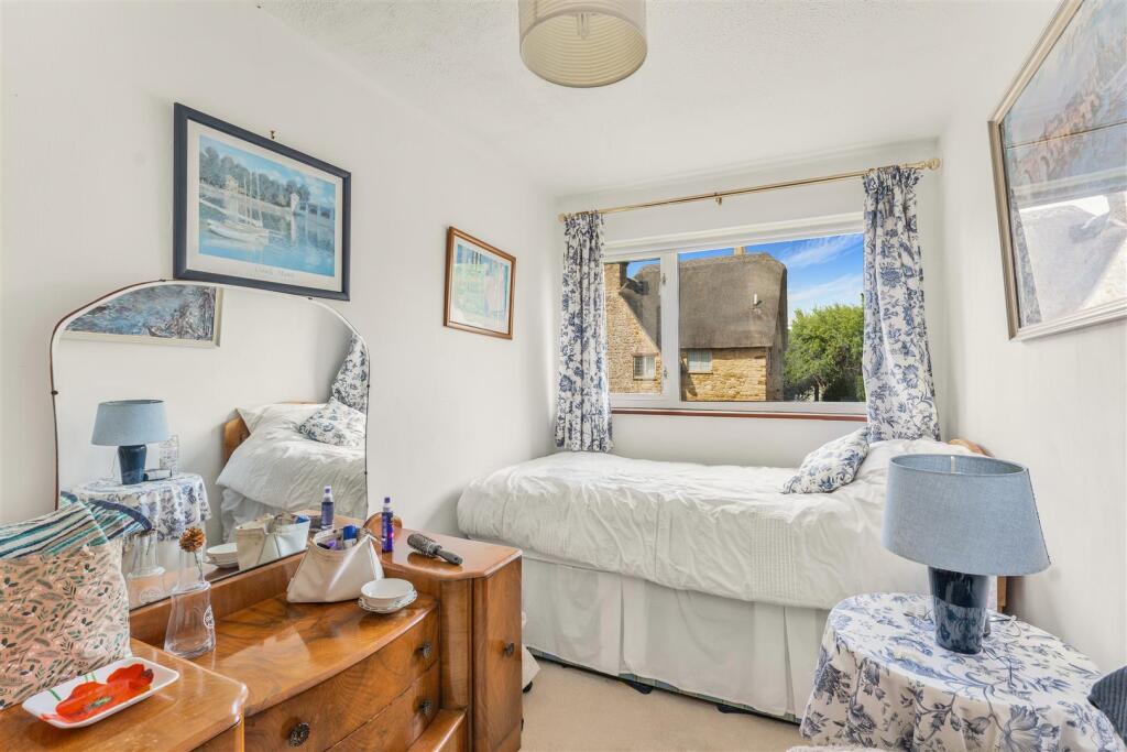 6 Whittall Street, Kings Sutton-22.jpg