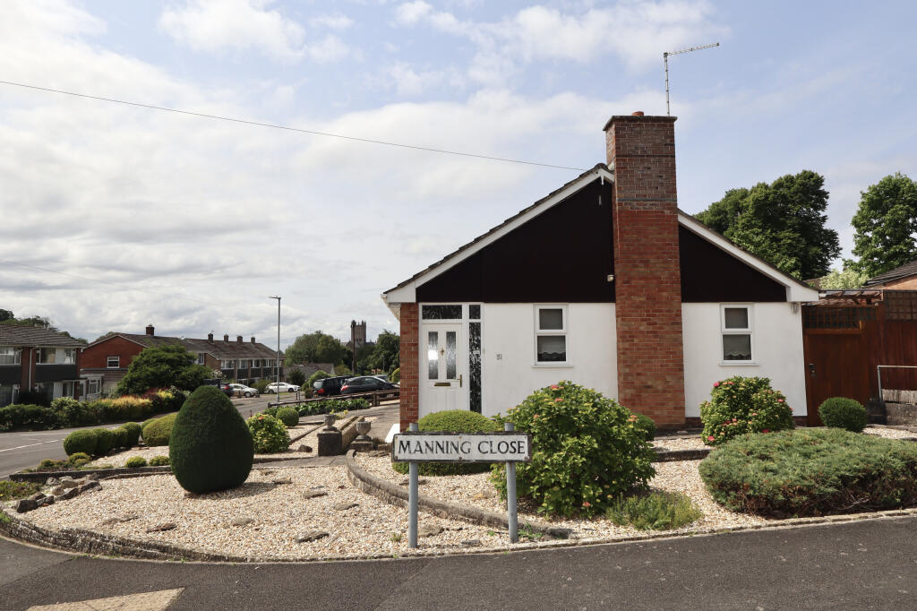 Setting (Cathedral in the background)