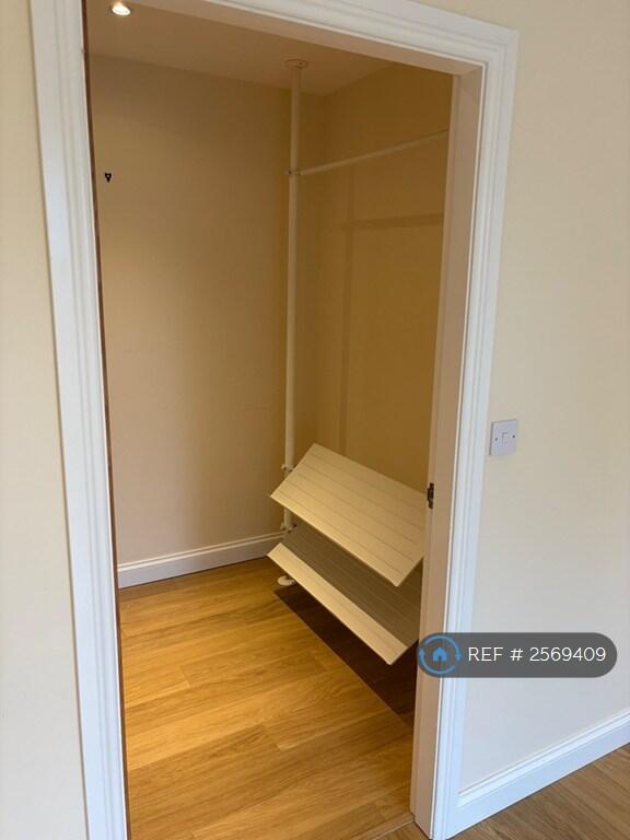 Walk In Wardrobe 