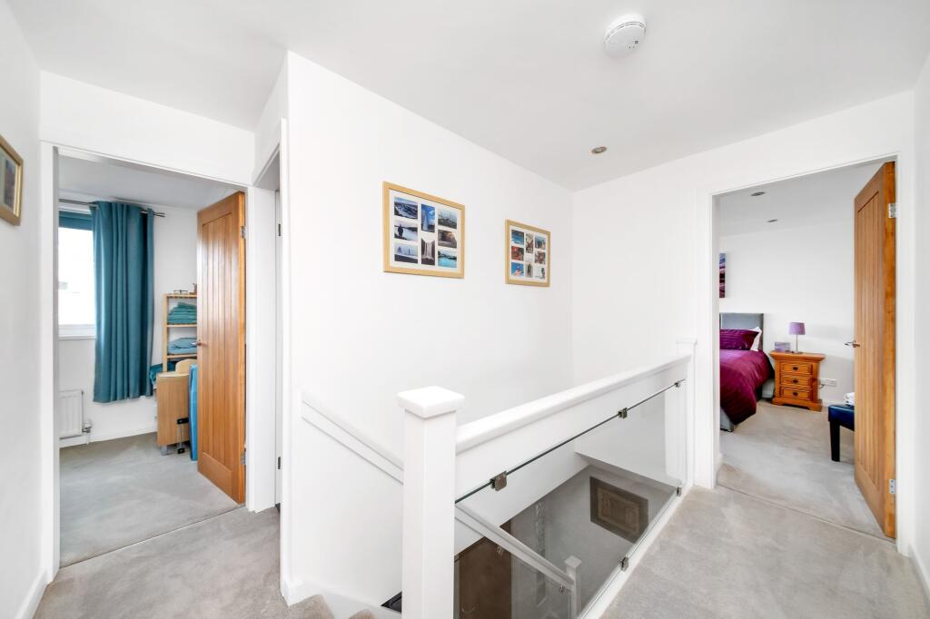 FIRST FLOOR LANDING